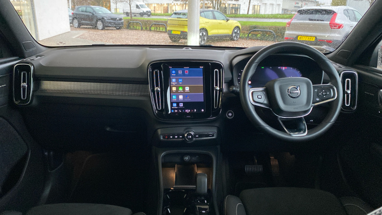 Volvo XC40 2.0 B4P Ultimate Dark 5dr Auto Petrol Estate